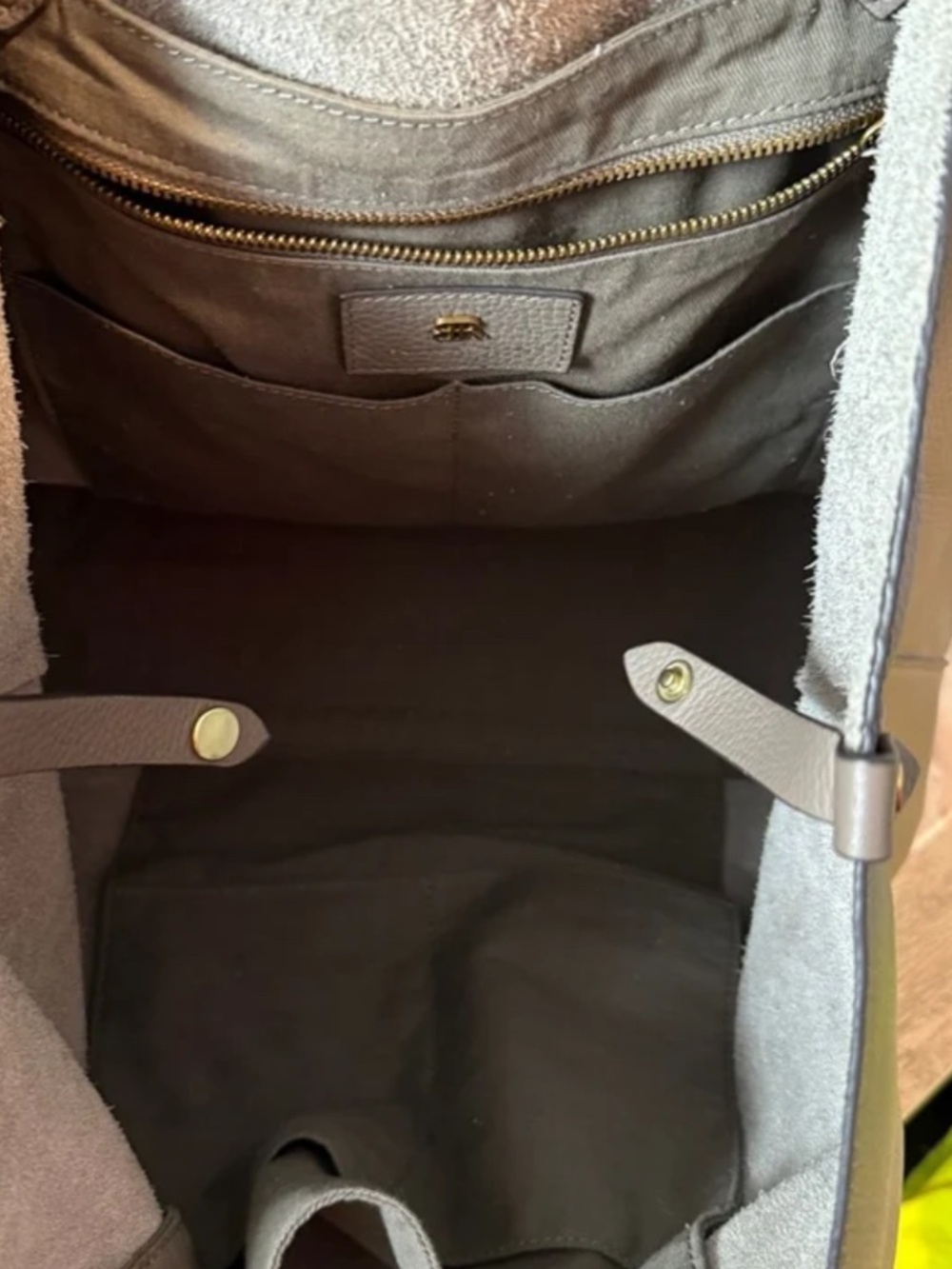 Taupe banana republic leather tote - Picture 3 of 8
